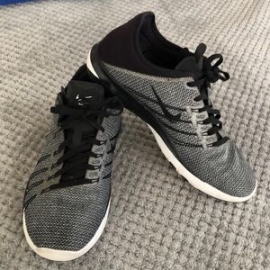 Nike TR 6 training shoe 🖤🤍